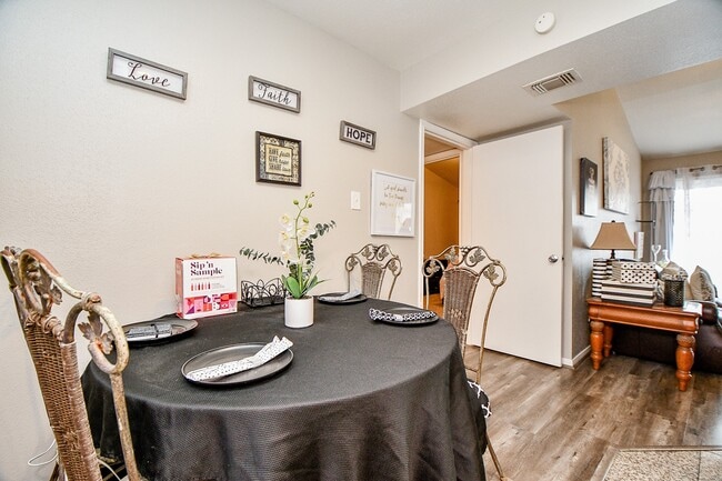 Building Photo - 8055 Cambridge St Unit 22B