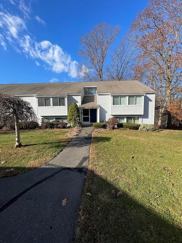 Photo - 71 Brookwood Dr (Rocky Hill, CT)