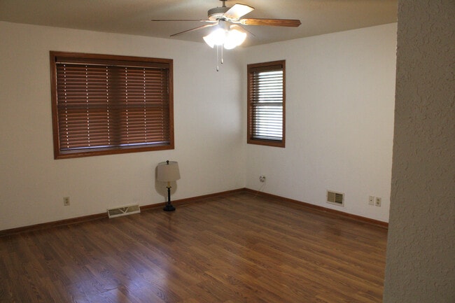 Photo - W1146 Marietta Ave