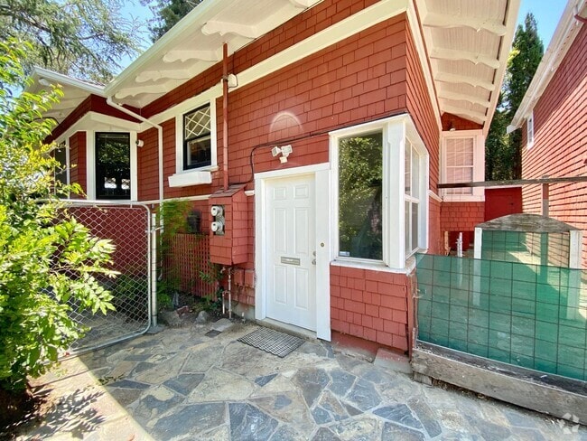 Building Photo - FRA543 Unit Attached Studio Rental