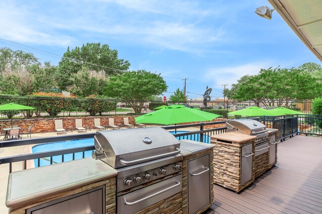 The Arts Apts at Park Place