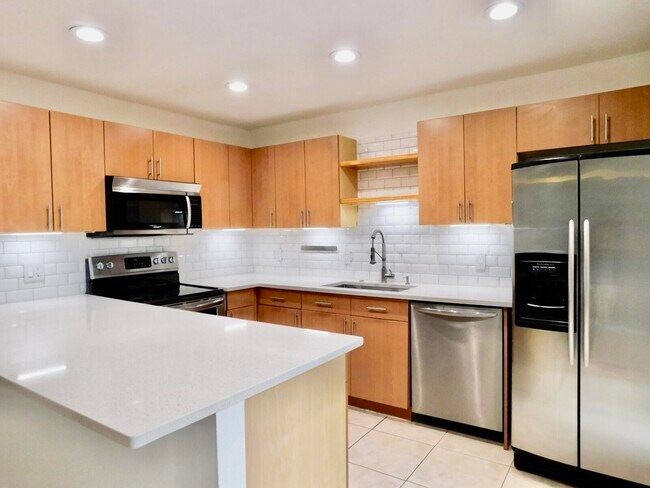 Photo - 4155 Turnberry Cir Townhome