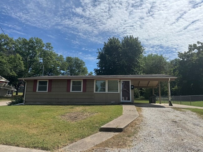 Building Photo - Single Family Home in Central Columbia