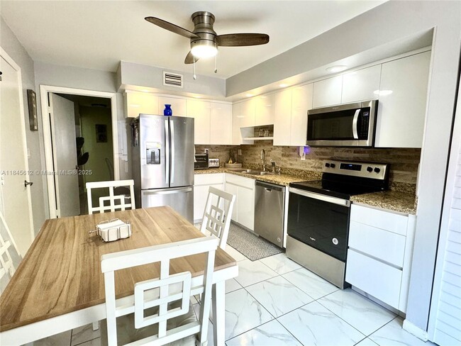 Photo - 7049 Marlberry Ln