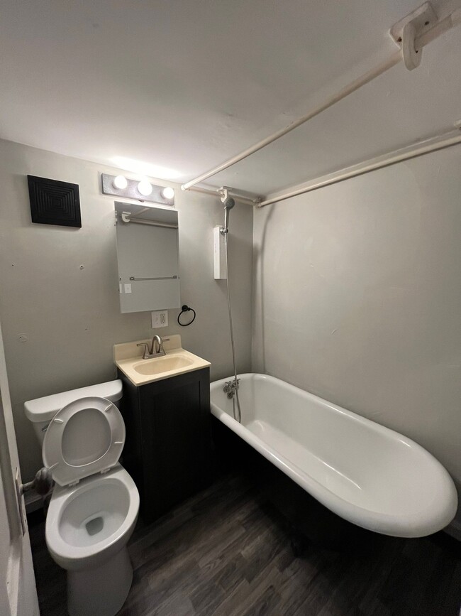 Photo - 1508 W 14th St Unit 4