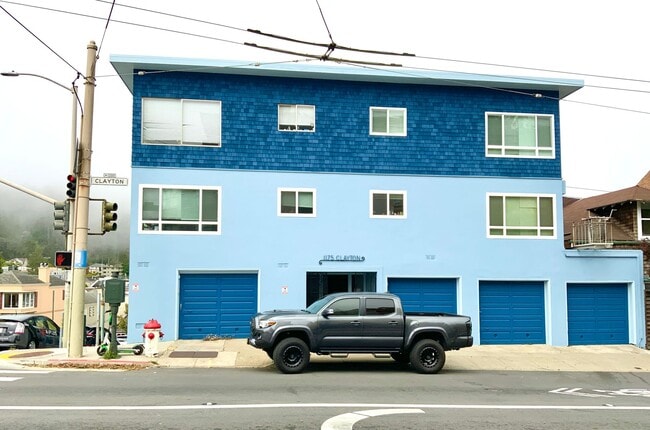 Building Photo - REMODELED KITCHEN! Storage, Parking Available, On-Site Laundry! Unit #2