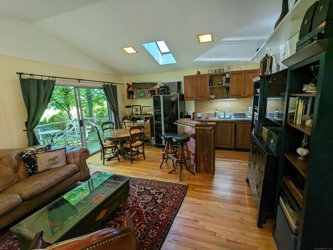 Photo - 3 Wild Rose Ln