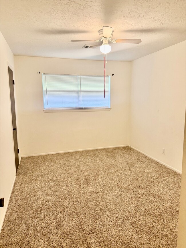 Photo - 501 E Oak St