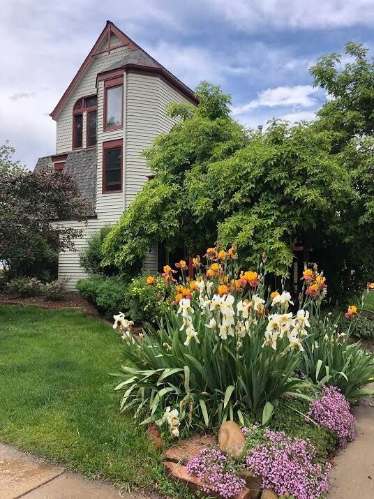 Updated 3 Bed 2 Bath Victorian Style Townh... - Updated 3 Bed 2 Bath Victorian Style Townh...