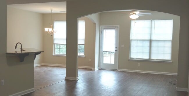 Fotografía del edificio - 1604 Fairforest Court