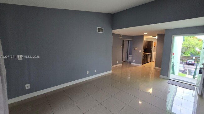Photo - 8787 NW 39th St