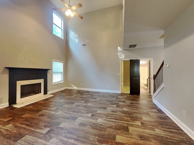 Photo - 2906 Dolostone Way