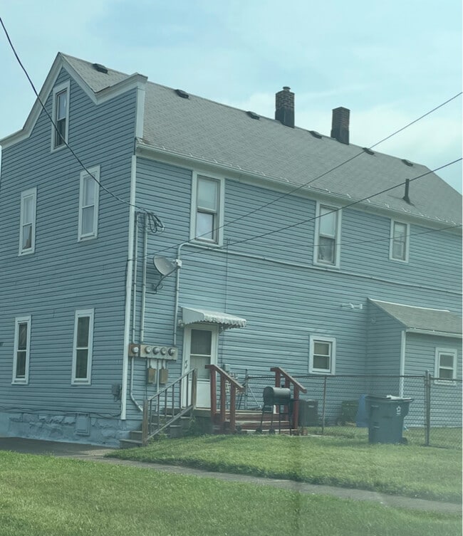 Building Photo - 2907 Oakwood Ave Rental