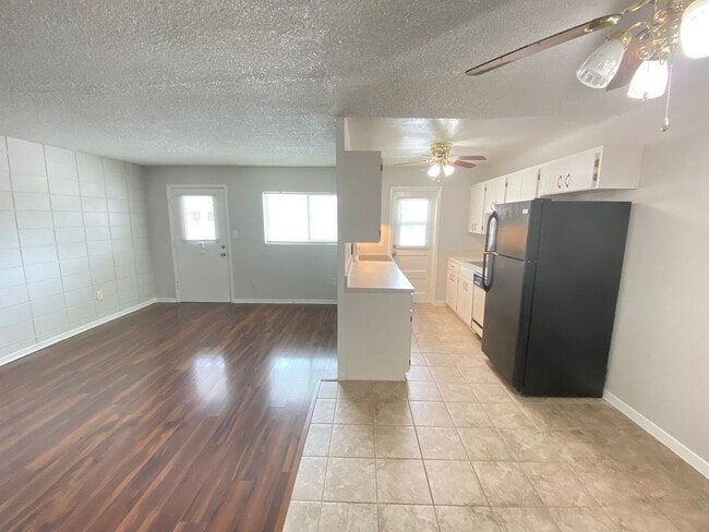 Photo - 320 Lakeview St Unit Apt 207
