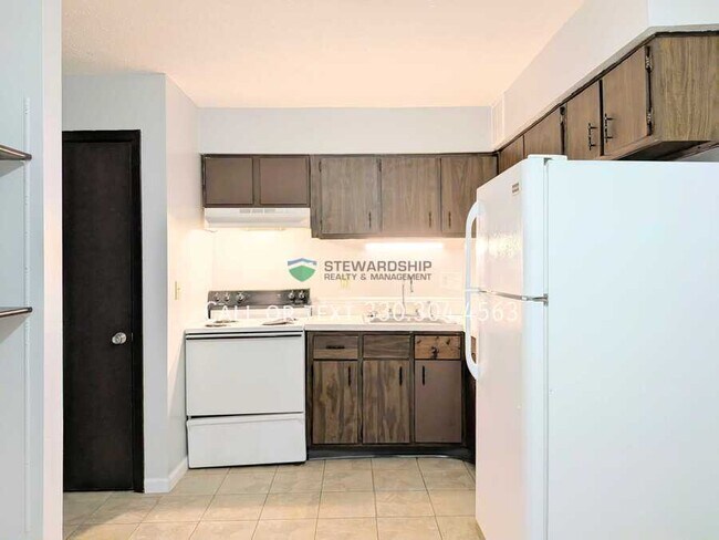 Building Photo - 311 Engadine Ct Unit D8