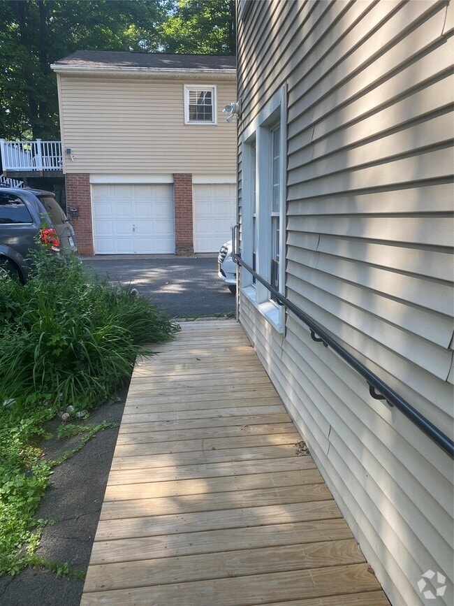 Building Photo - 31 Mountain Ave Unit 1-2 Rental