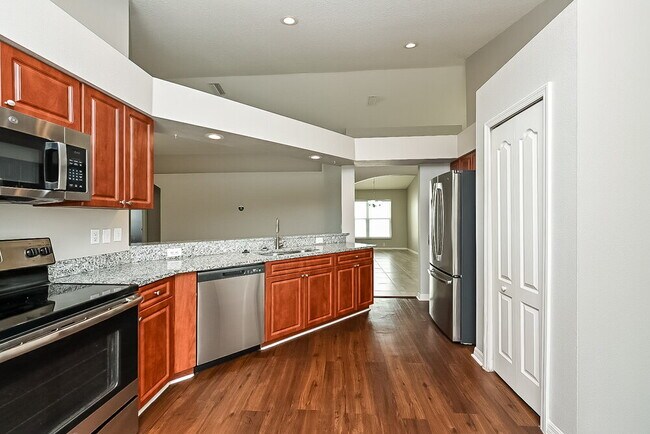 Photo - 12903 Lake Vista Dr