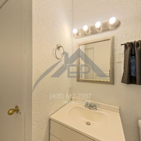 Photo - 2300 Carlton Way
