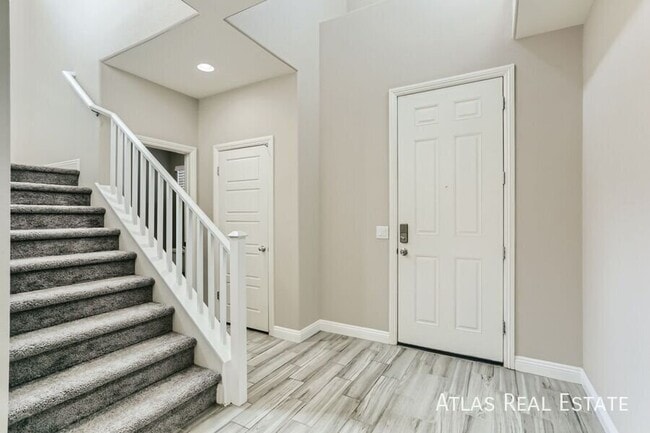 Photo - 7186 Steubling Glen St