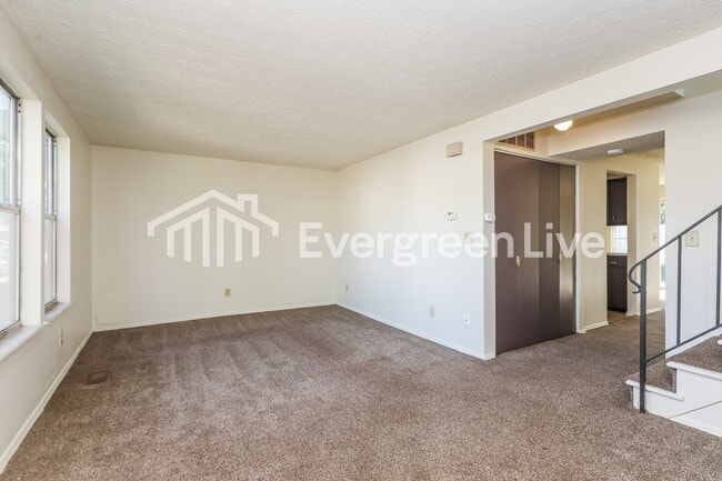 Photo - 7761 Mt Hood