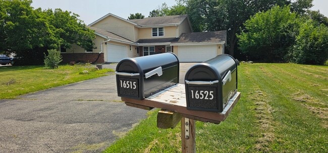 Photo - 16525 Dane Ct E