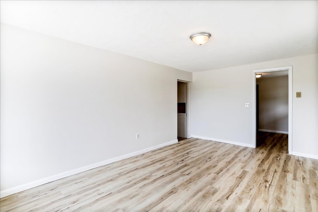 Photo - 185 N Main St Unit 13