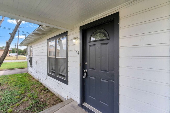 Photo - Cozy 2 Bedroom 1 Bath Duplex in Cleburne T...