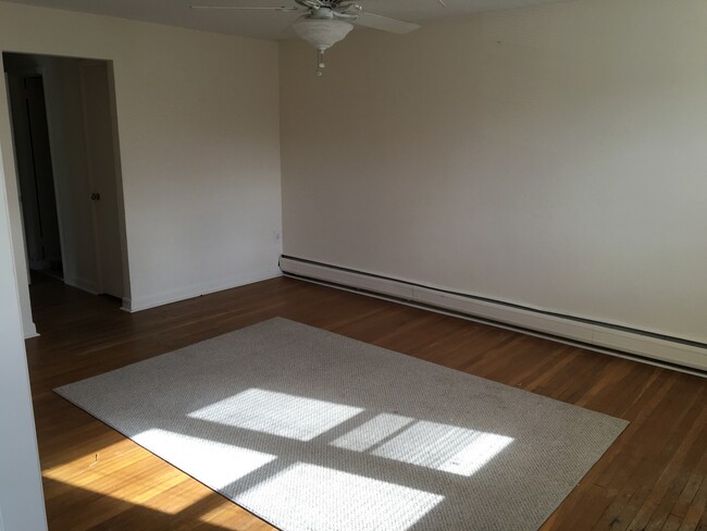 Photo - 503 N Jackson St Unit 2nd Floor