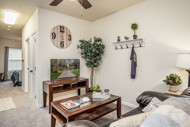 Photo - 310 W 9th St Unit 304