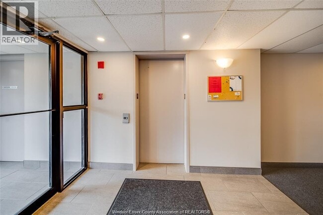 Photo - 451 Grand Marais Rd W Unit 315
