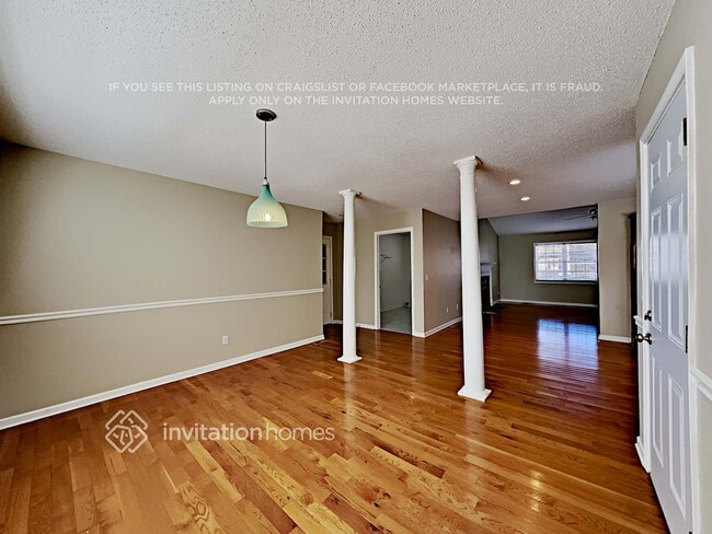 Photo - 25 Hedgerow Ct SE