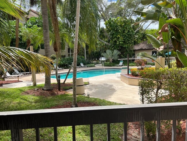 Building Photo - Remodeled First Floor Cutie! Rental