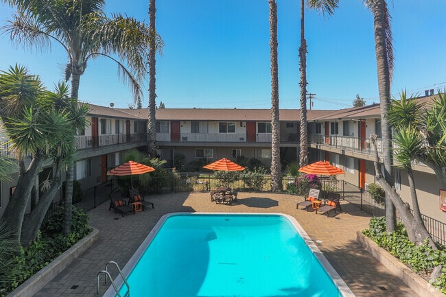 Building Photo - Hacienda Hamilton Rental