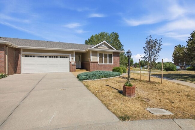 Photo - 4 Bedroom 3 Bathroom Duplex in Emerald Glen