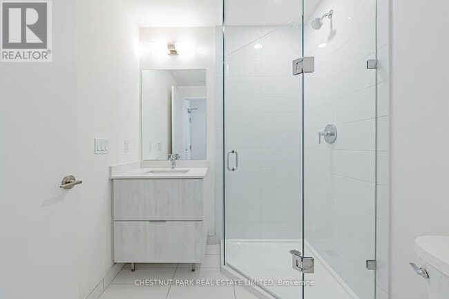 Photo - 2 David Eyer Rd Unité 1032