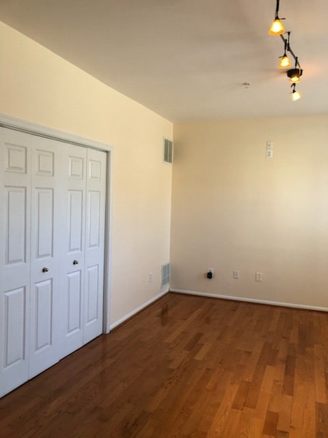 Photo - 855 E Lombard St