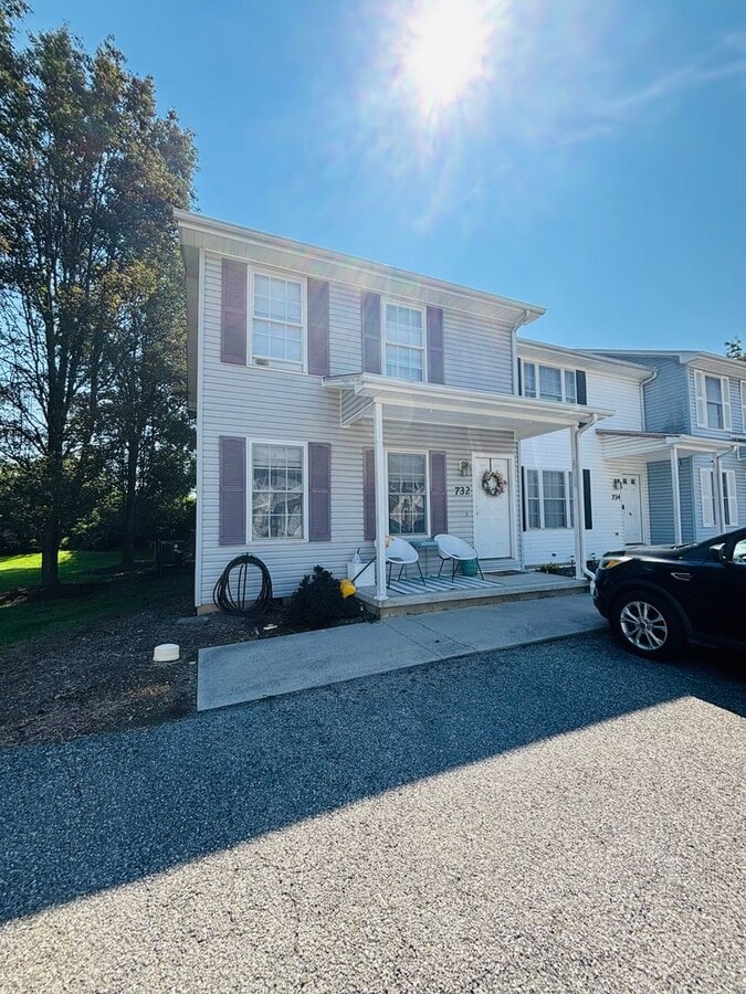 Photo - 732 Park St