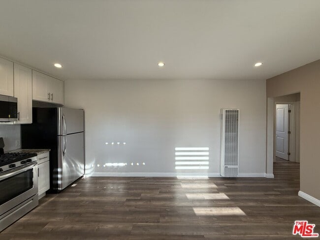 Photo - 2012 S Holt Ave Unit 2014