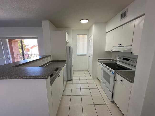 Photo - 17612 NW 25th Ave Unit 302