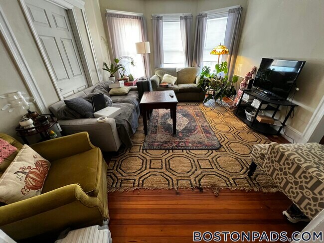 Building Photo - 49 Conwell Ave Rental