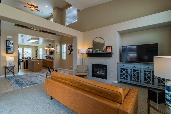 Photo - Immaculate Hanford 3/2.5