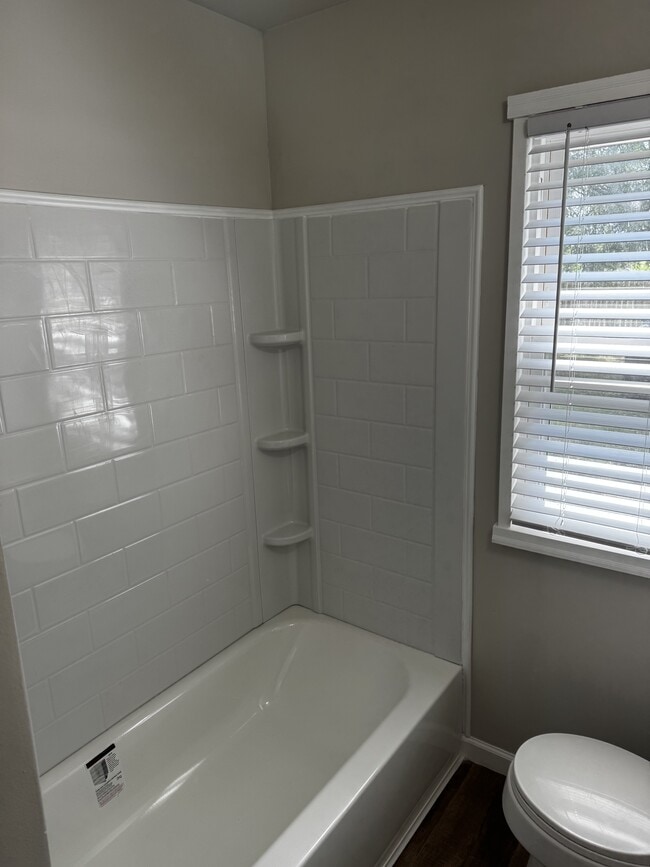 Photo - 713 Hanford St