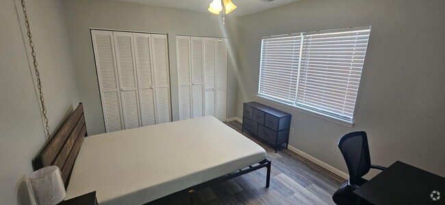 Building Photo - 5400 La Moya Ave Rental