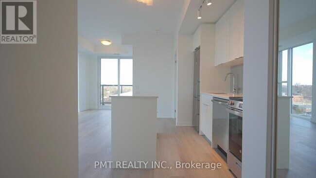 Photo - 1660 Bloor St W Unité 911