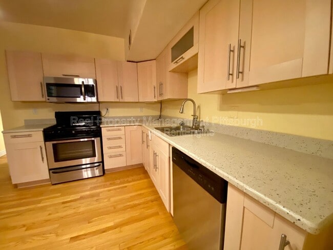 Photo - 1912 Jane St Unidad 2