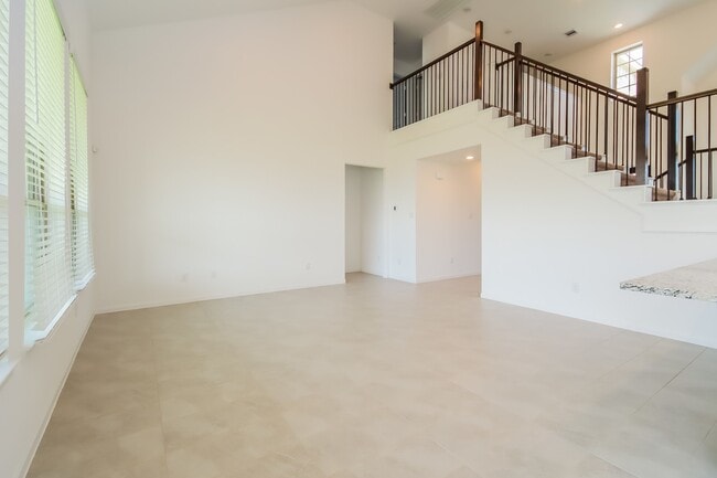 Photo - 9451 Vis Fls Trce