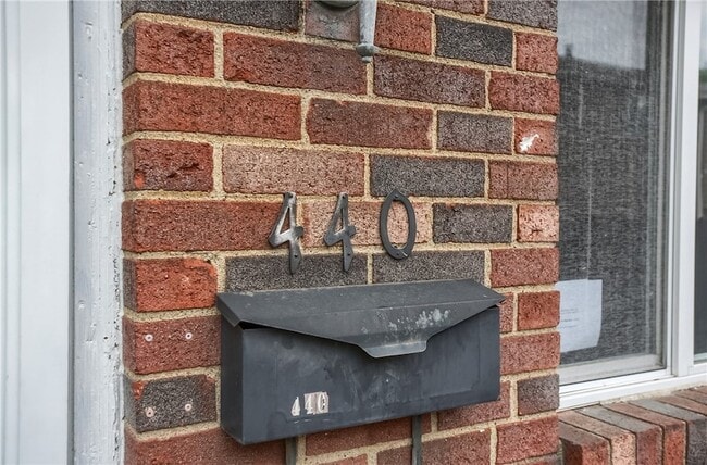 Photo - 440 Brierly Ln