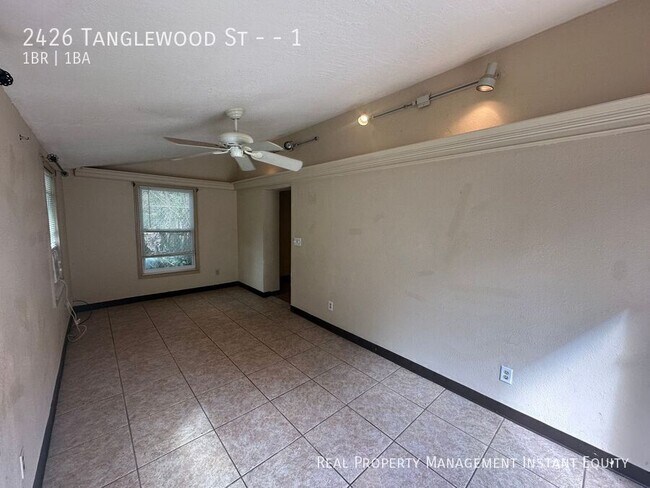 Photo - 2426 Tanglewood St Unidad 1