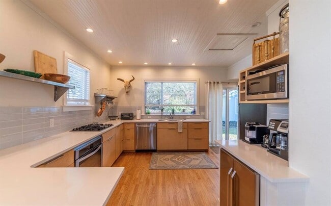 Building Photo - 1503 Newton St