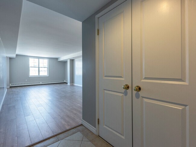 Photo - Peninsula Place